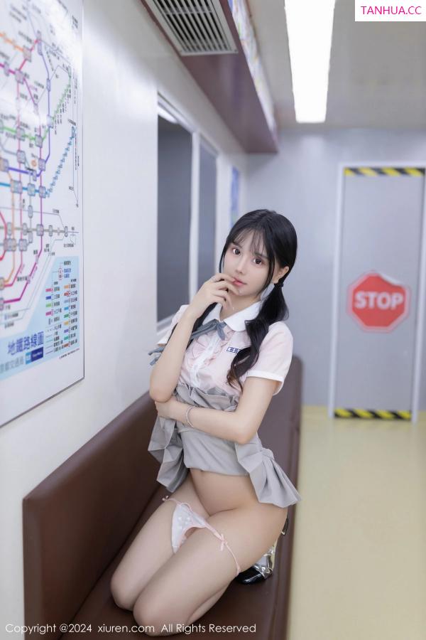   [XiuRen]高清写真图 2024.05.10 No.8515 幼幼 地铁美腿第23张图片